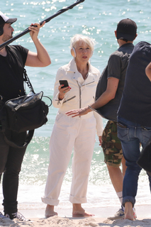 Helen Mirren feet photo thumbnail