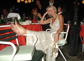 Helen Mirren feet photo thumbnail