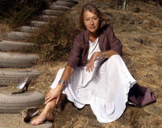 Helen Mirren feet photo thumbnail
