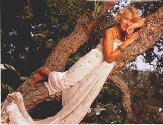Helen Mirren feet photo thumbnail