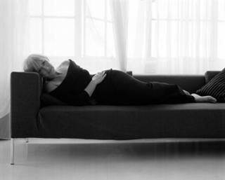 Helen Mirren feet photo thumbnail