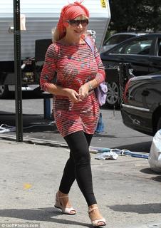 Helen Mirren feet photo thumbnail