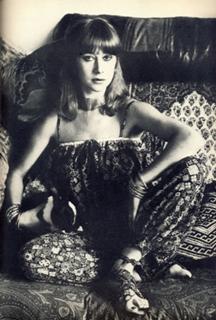 Helen Mirren feet photo thumbnail