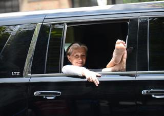 Helen Mirren feet photo thumbnail