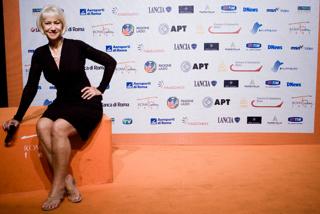 Helen Mirren feet photo thumbnail