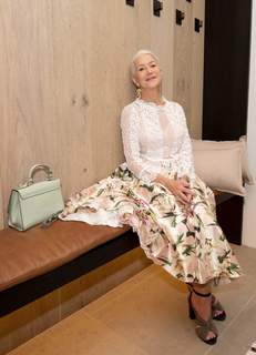 Helen Mirren feet photo thumbnail