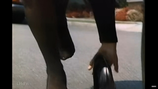 Helen Mirren feet photo thumbnail