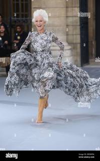 Helen Mirren feet photo thumbnail