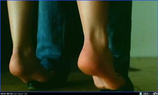 Helen Mirren feet photo thumbnail