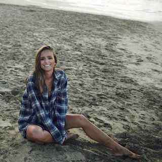 Helen Owen feet photo 3
