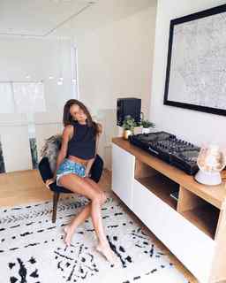 Helen Owen feet photo 15