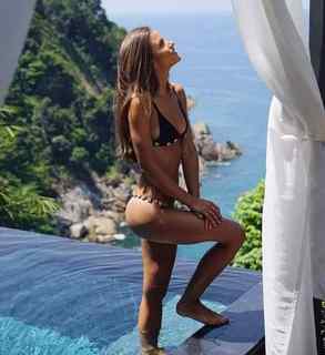 Helen Owen feet photo 6