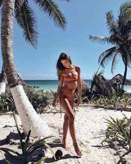Helen Owen feet photo 9