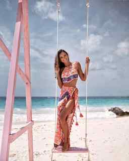 Helen Owen feet photo 15