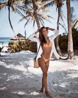 Helen Owen feet photo 5