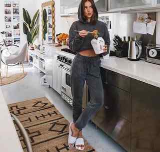 Helen Owen feet photo 11