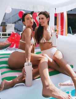 Helen Owen feet photo 9