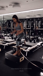 Helen Owen feet photo 3