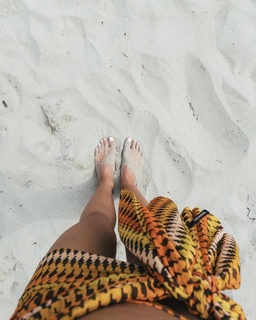Helen Owen feet photo 5
