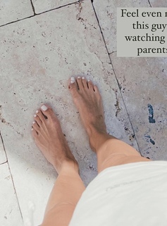 Helen Owen feet photo 10