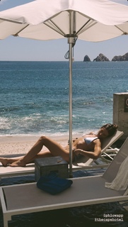 Helen Owen feet photo 12