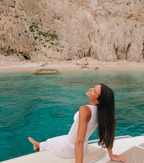 Helen Owen feet photo 2