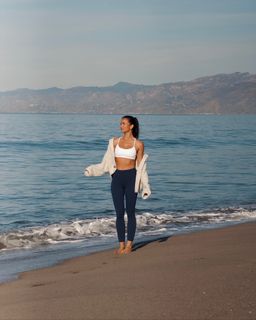 Helen Owen feet photo 3