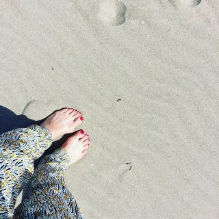 Helen Skelton feet photo thumbnail