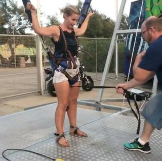 Helen Skelton feet photo thumbnail