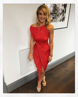 Helen Skelton feet photo thumbnail