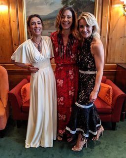 Helen Skelton feet photo thumbnail