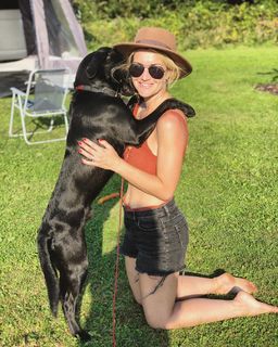 Helen Skelton feet photo thumbnail