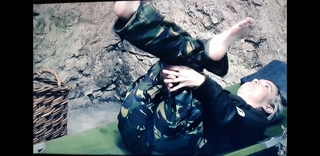 Helen Skelton feet photo thumbnail