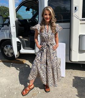 Helen Skelton feet photo thumbnail