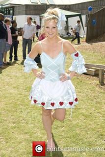 Helen Skelton feet photo thumbnail