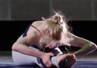 Helen Slater feet photo thumbnail