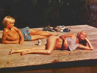 Helen Slater feet photo thumbnail