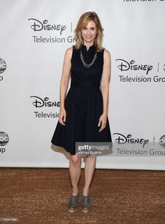 Helen Slater feet photo thumbnail