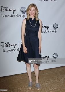 Helen Slater feet photo thumbnail