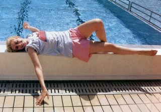 Helen Slater feet photo thumbnail