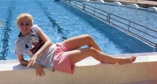 Helen Slater feet photo thumbnail