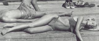 Helen Slater feet photo 4