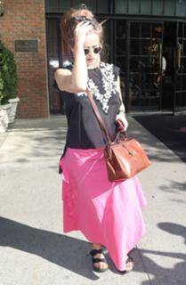Helena Bonham Carter feet photo thumbnail