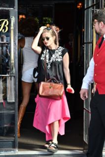 Helena Bonham Carter feet photo thumbnail
