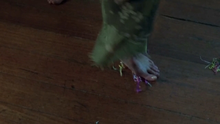 Helena Bonham Carter feet photo thumbnail