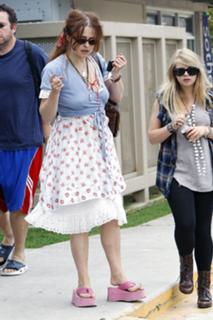 Helena Bonham Carter feet photo thumbnail
