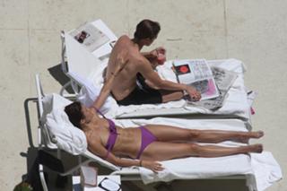 Helena Christensen feet photo thumbnail