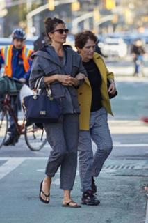 Helena Christensen feet photo thumbnail