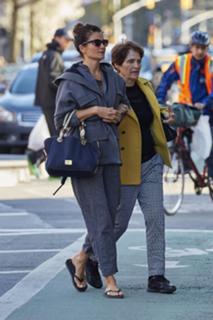 Helena Christensen feet photo thumbnail