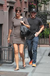 Helena Christensen feet photo thumbnail